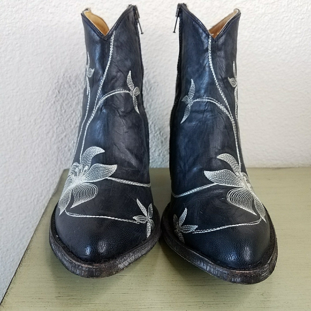 OLD GRINGO BLACK FLORA LOCA EMBROIDERED ANKLE BOOTS - Picture 9 of 14